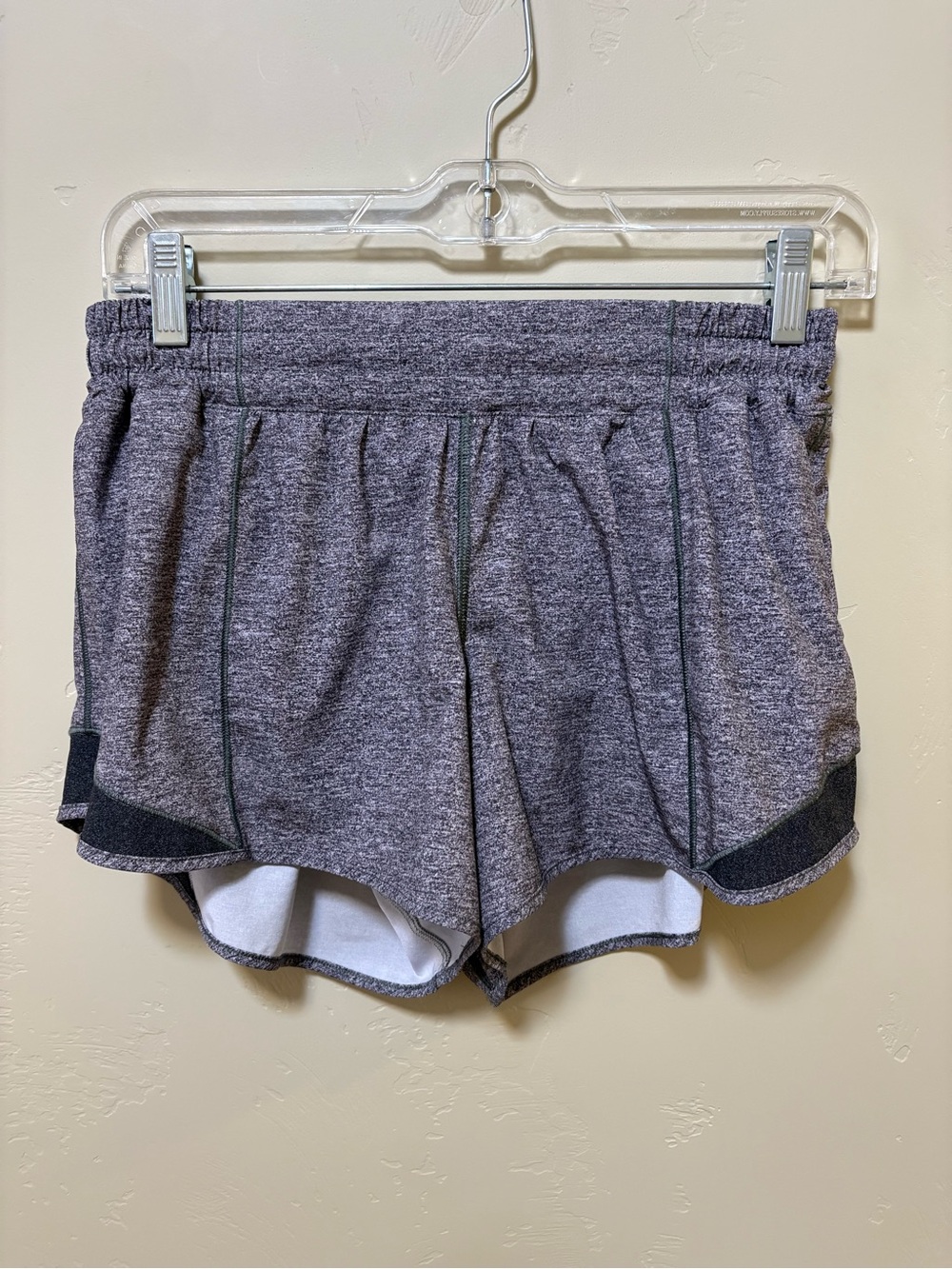 Women’s Lululemon Hotta Hot Shorts Size 8 Great preowned condition